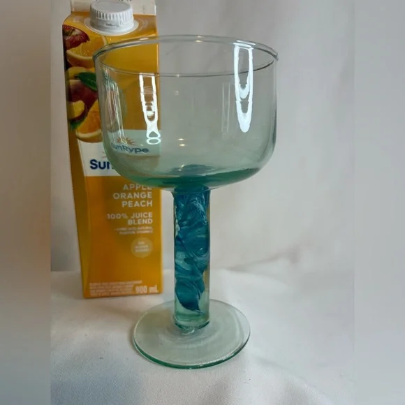 Set of two green and blue margarita glasses - Picture 3 of 4